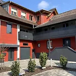 Heimbi-home No 1 I 4-6 Personen I Naehe Europapark I Parkplatz Und E Ladestation Apartmán